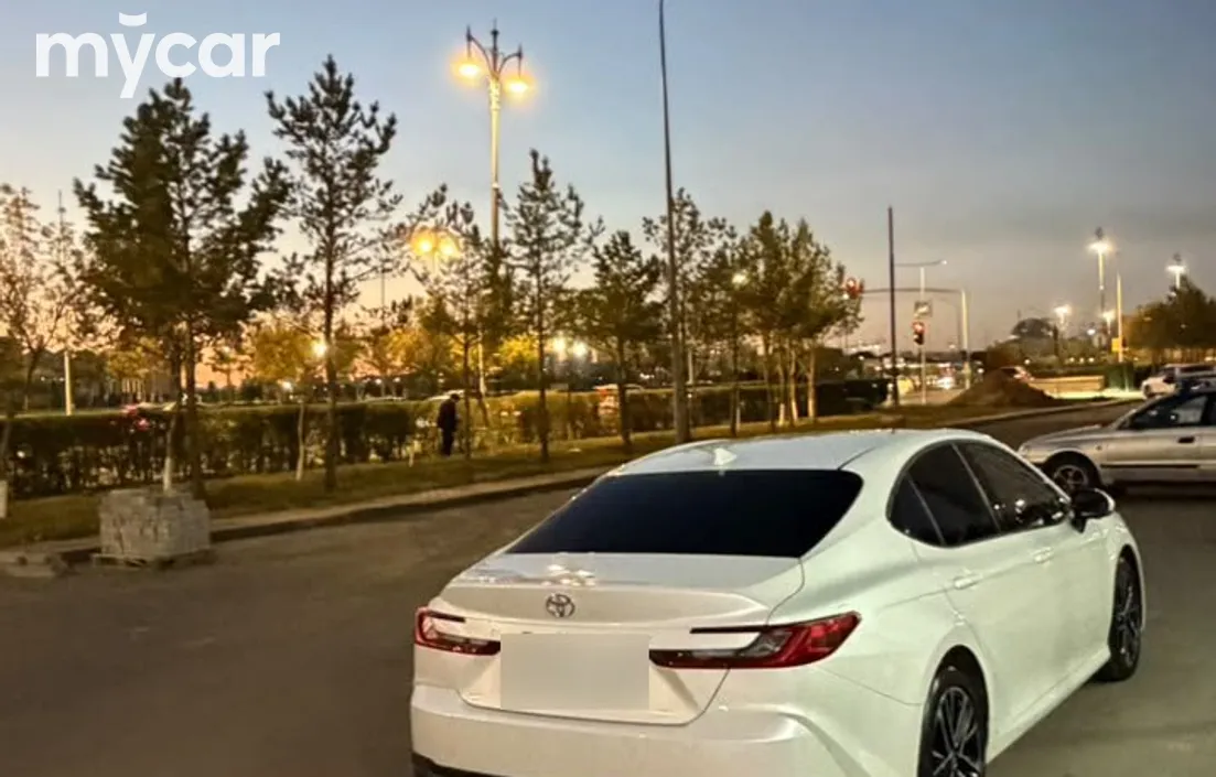 Toyota Camry 2024