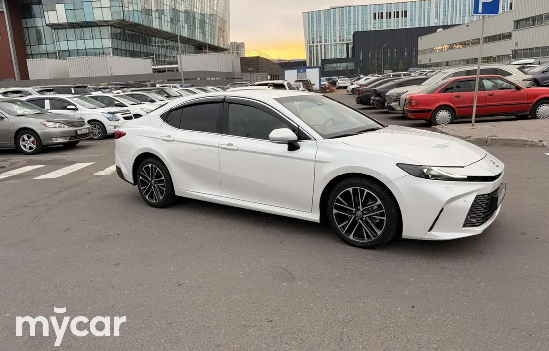 Toyota Camry 2025