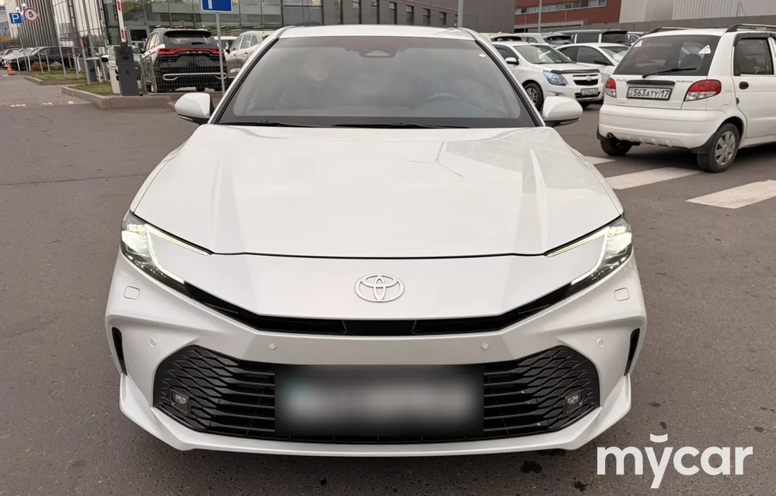 Toyota Camry 2025