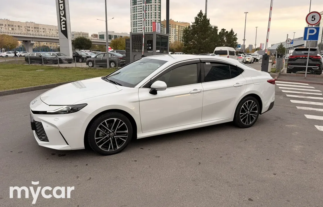 Toyota Camry 2025