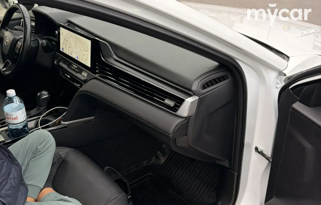 Toyota Camry 2025