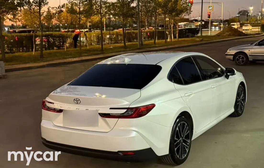 Toyota Camry 2024