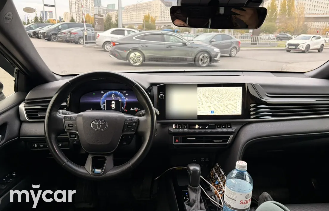 Toyota Camry 2025