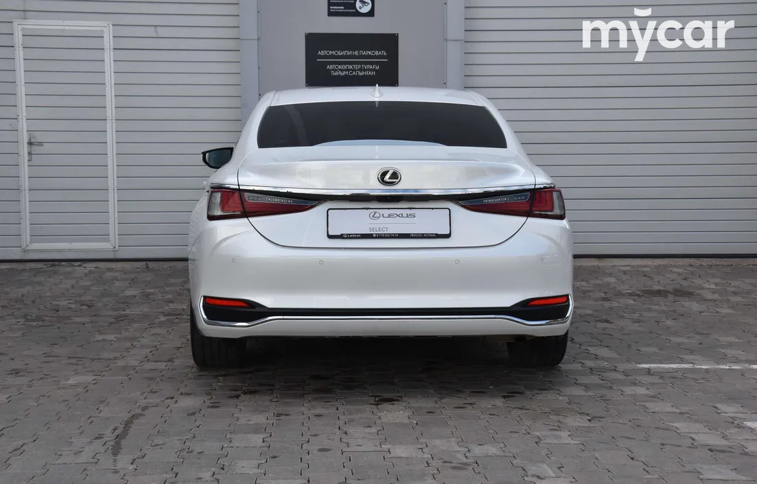 Lexus ES 2024