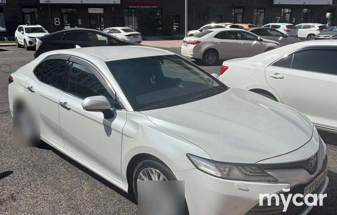 Toyota Camry 2019