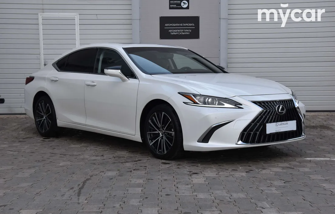 Lexus ES 2024
