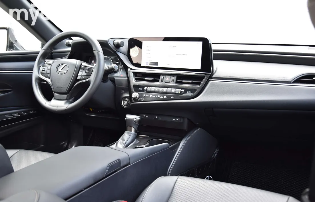 Lexus ES 2024