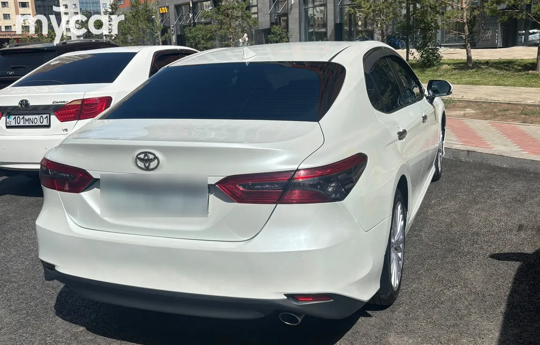 Toyota Camry 2019