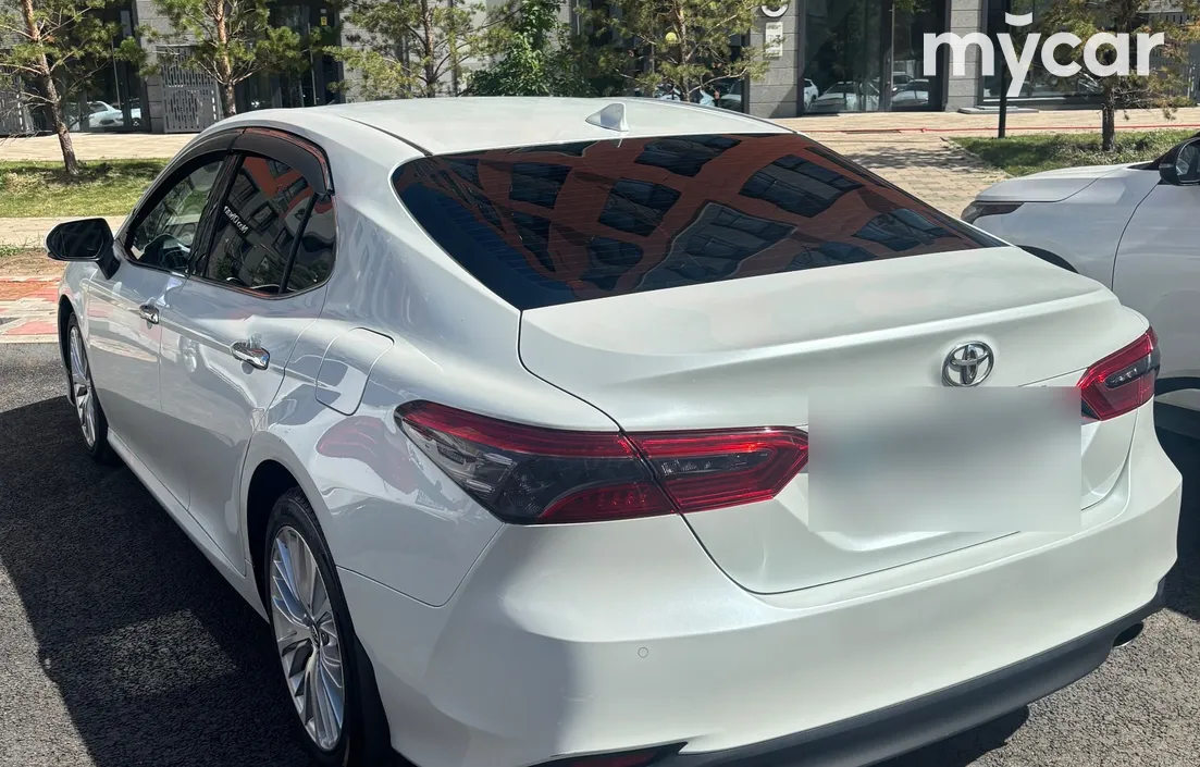 Toyota Camry 2019