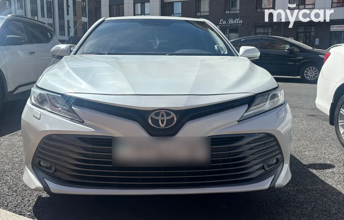 Toyota Camry 2019