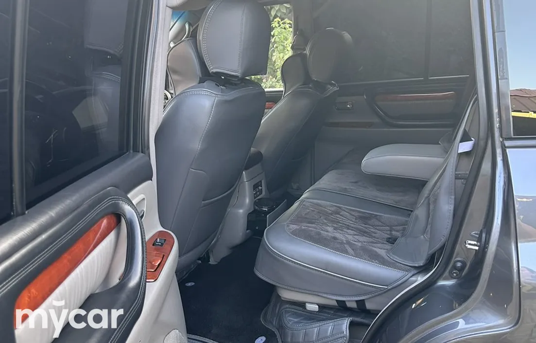 Lexus LX 2003