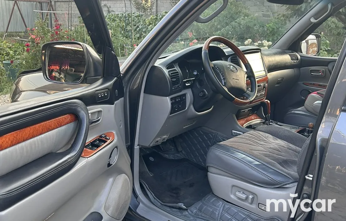 Lexus LX 2003