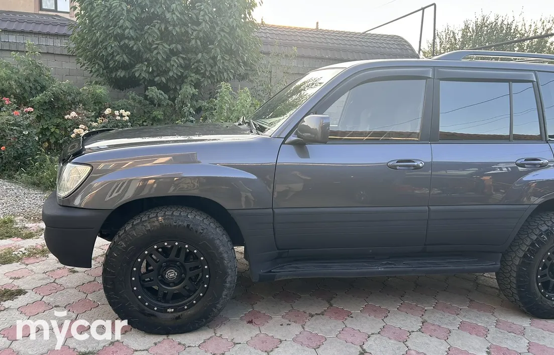 Lexus LX 2003