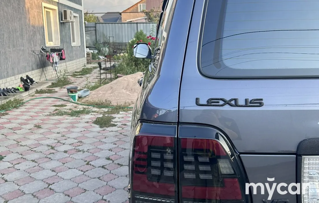 Lexus LX 2003