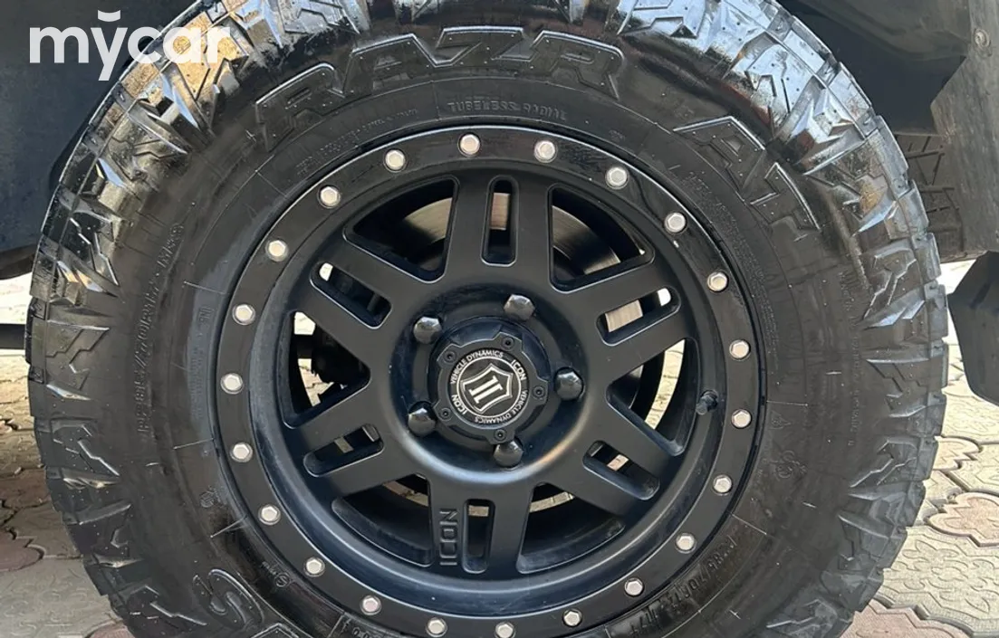 Lexus LX 2003