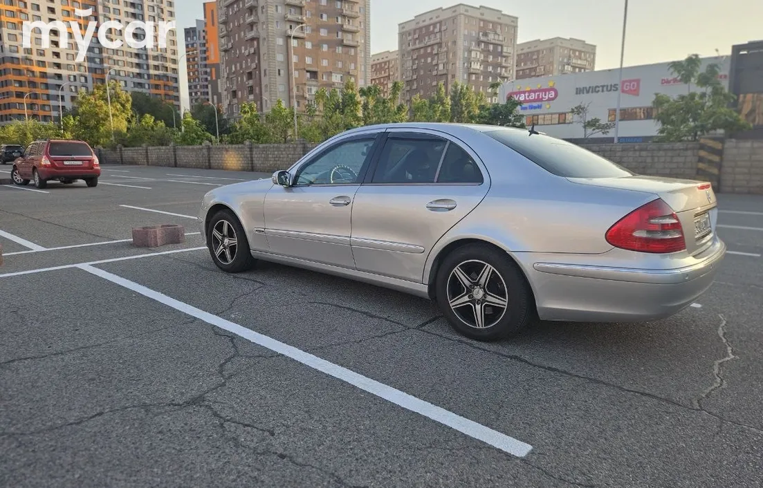 Mercedes-Benz E-Класс 2004