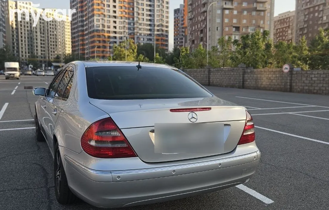 Mercedes-Benz E-Класс 2004