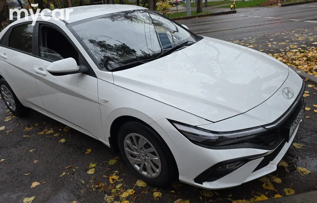 Hyundai Elantra 2024