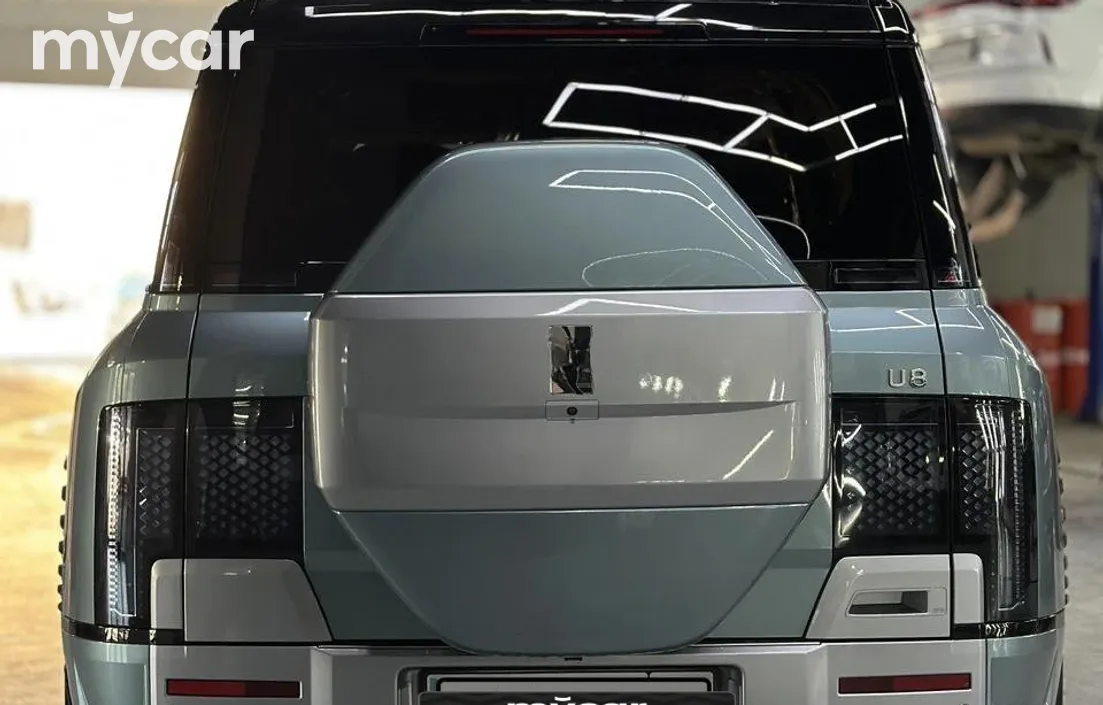 BYD Yangwang U8 2023