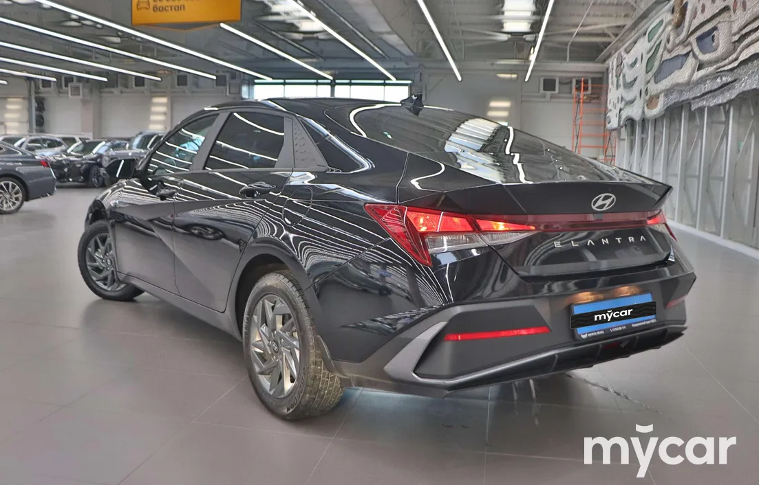 Hyundai Elantra 2024