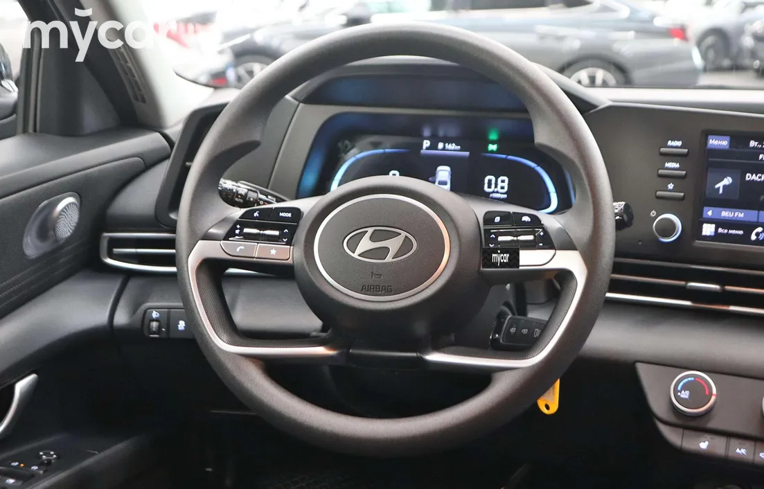 Hyundai Elantra 2024