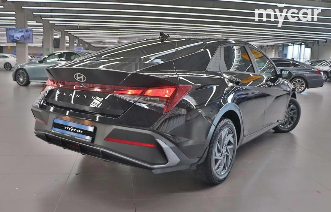Hyundai Elantra 2024