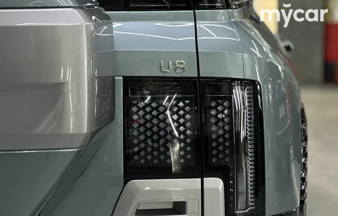 BYD Yangwang U8 2023