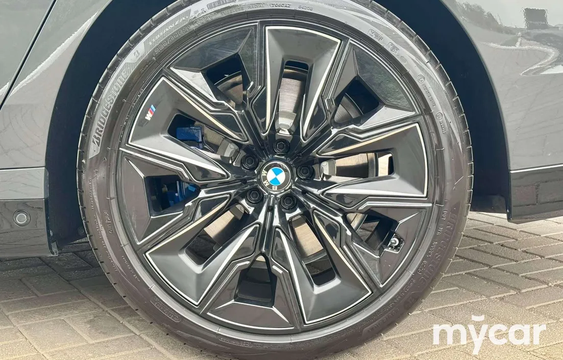 BMW 7 серия 2025