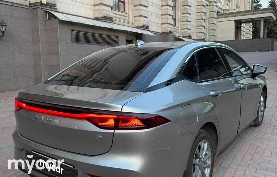 GAC Aion S 2024