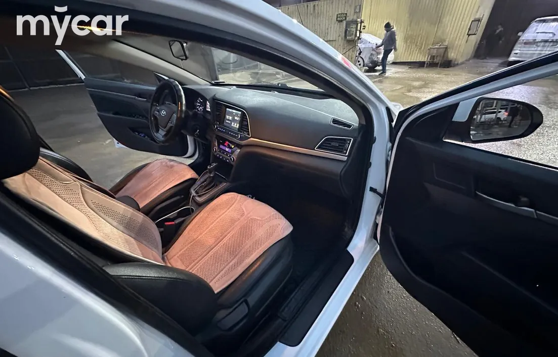 Hyundai Avante 2016
