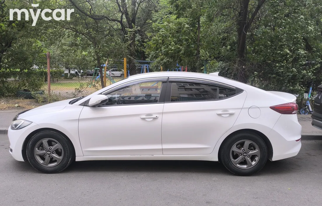 Hyundai Avante 2016