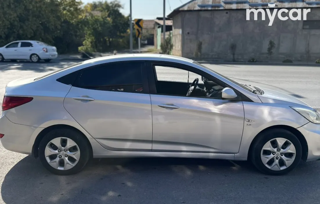 Hyundai Accent 2014