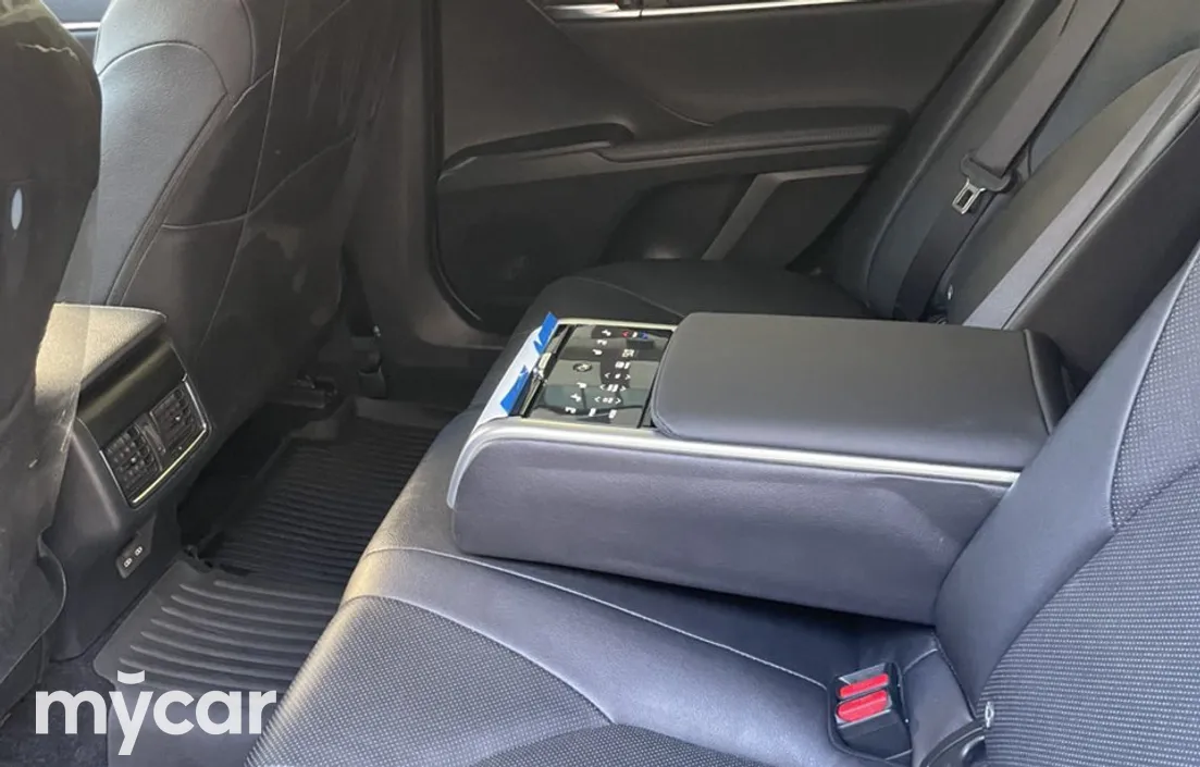 Toyota Camry 2024