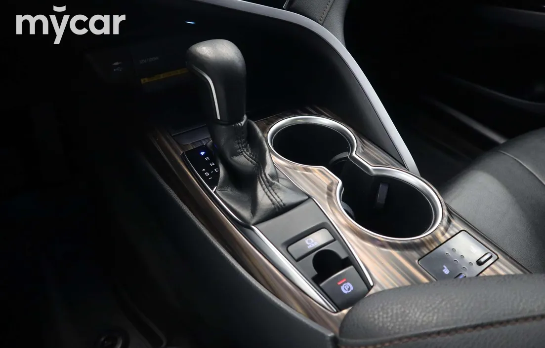 Toyota Camry 2020