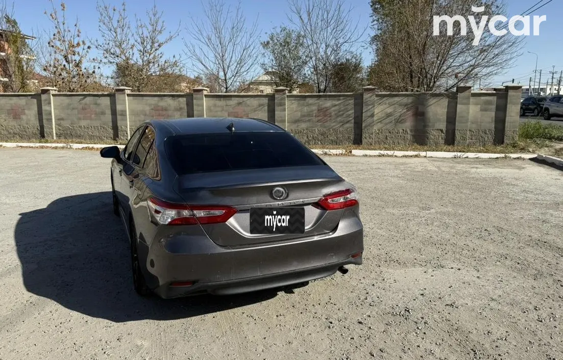 Toyota Camry 2019
