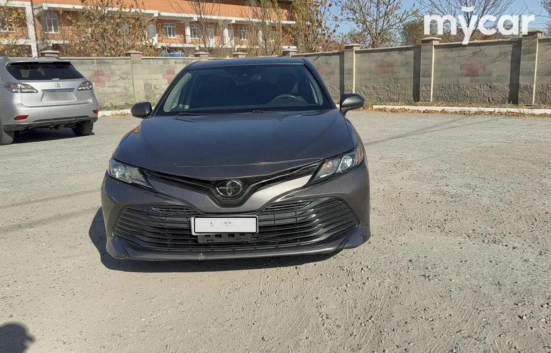 Toyota Camry 2019