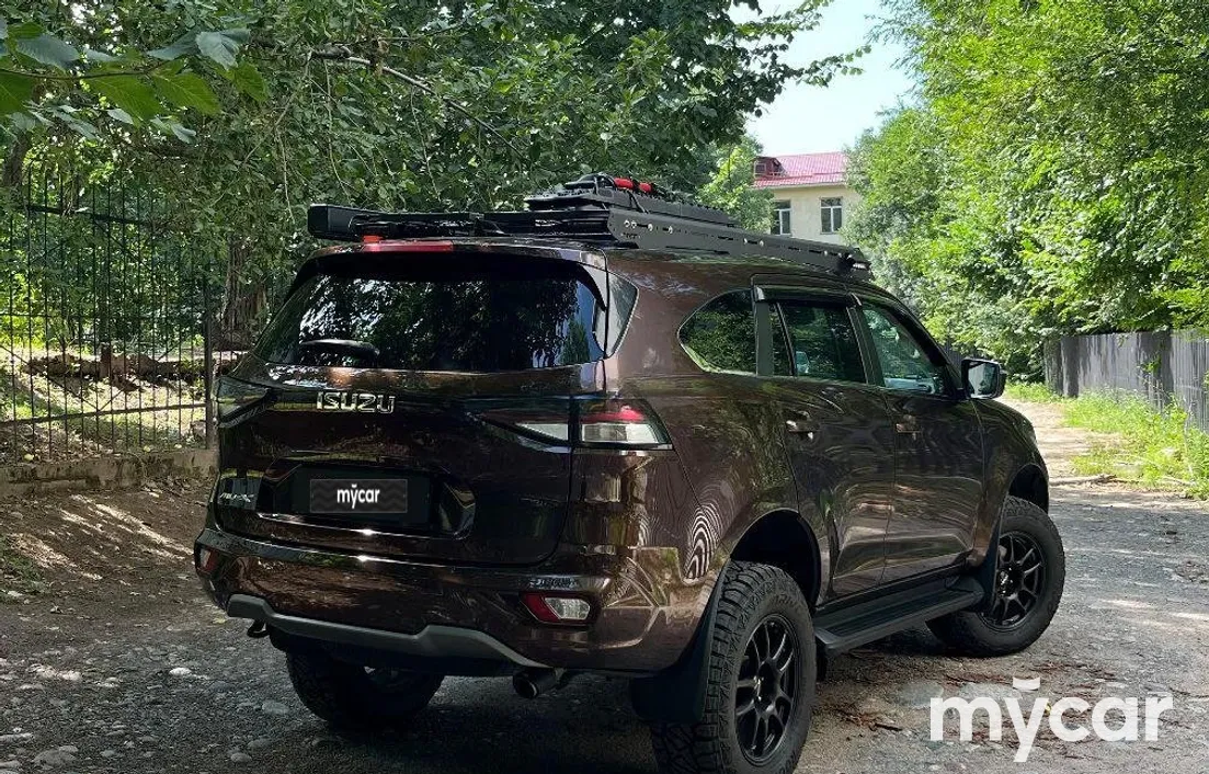 Isuzu MU-X 2021