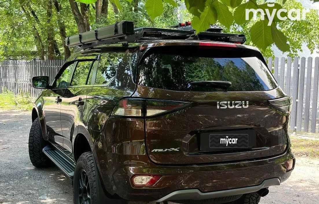 Isuzu MU-X 2021