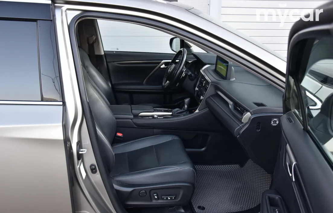Lexus RX 2022
