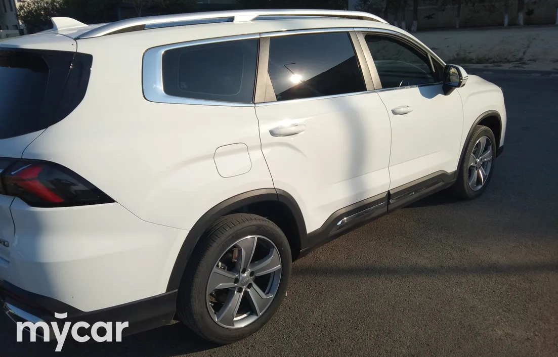 Geely Okavango 2024