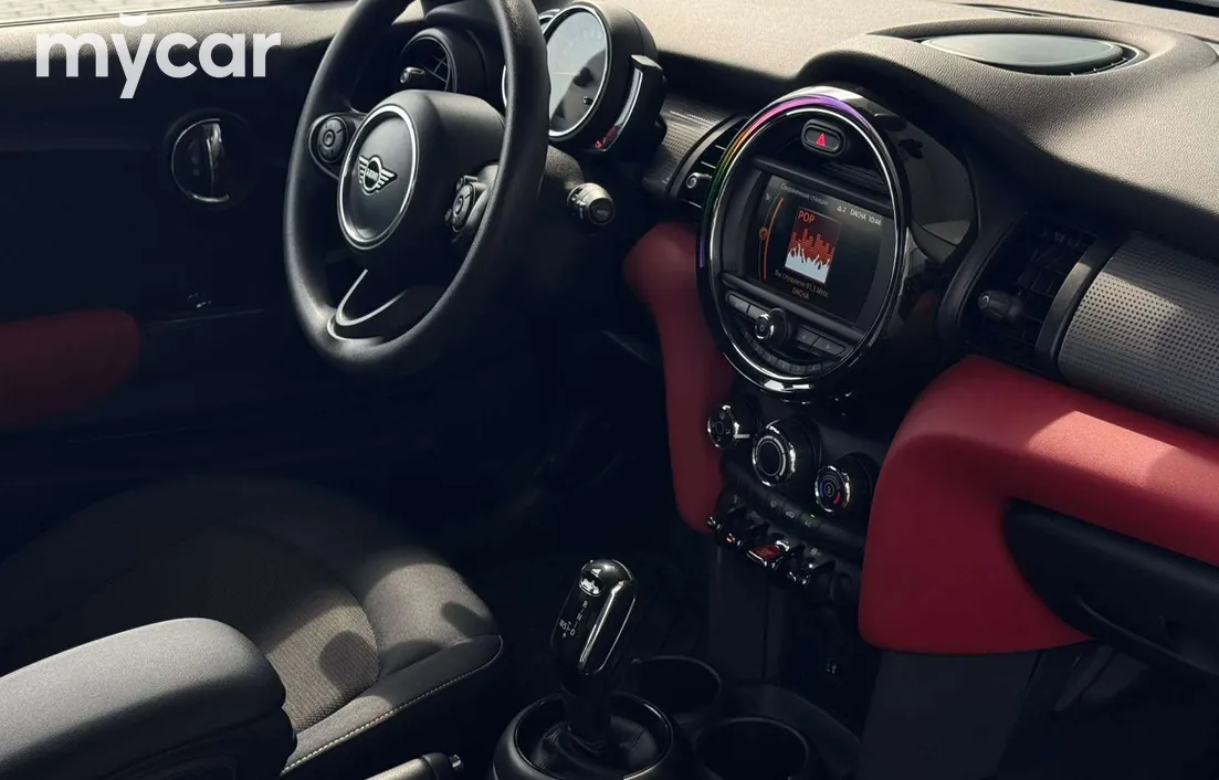 Mini Hatch 2020