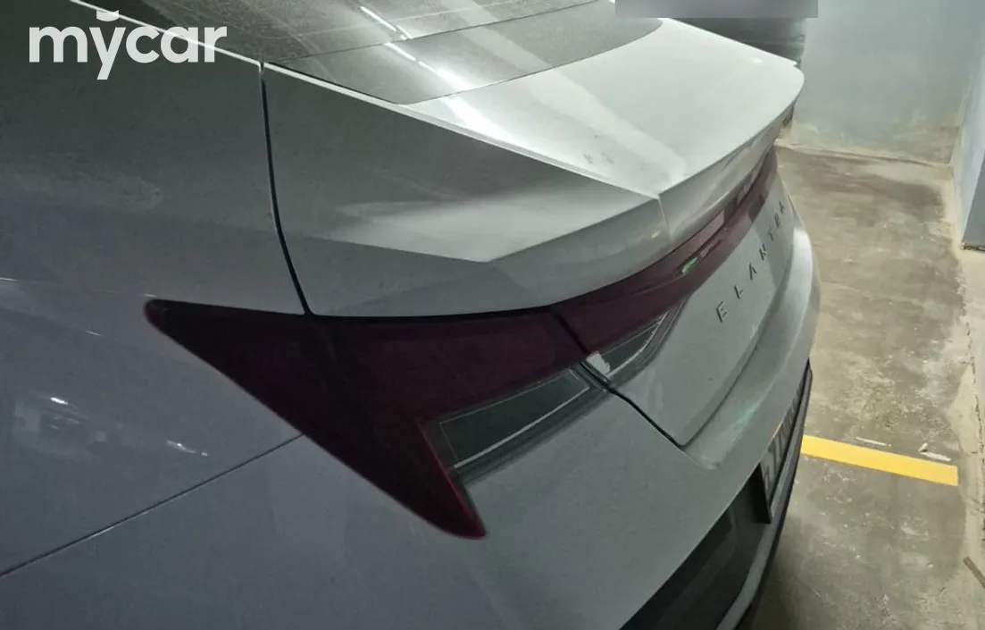 Hyundai Elantra 2025