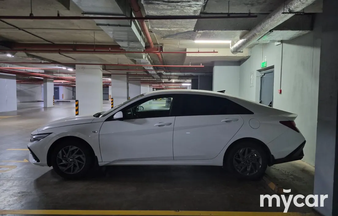 Hyundai Elantra 2025