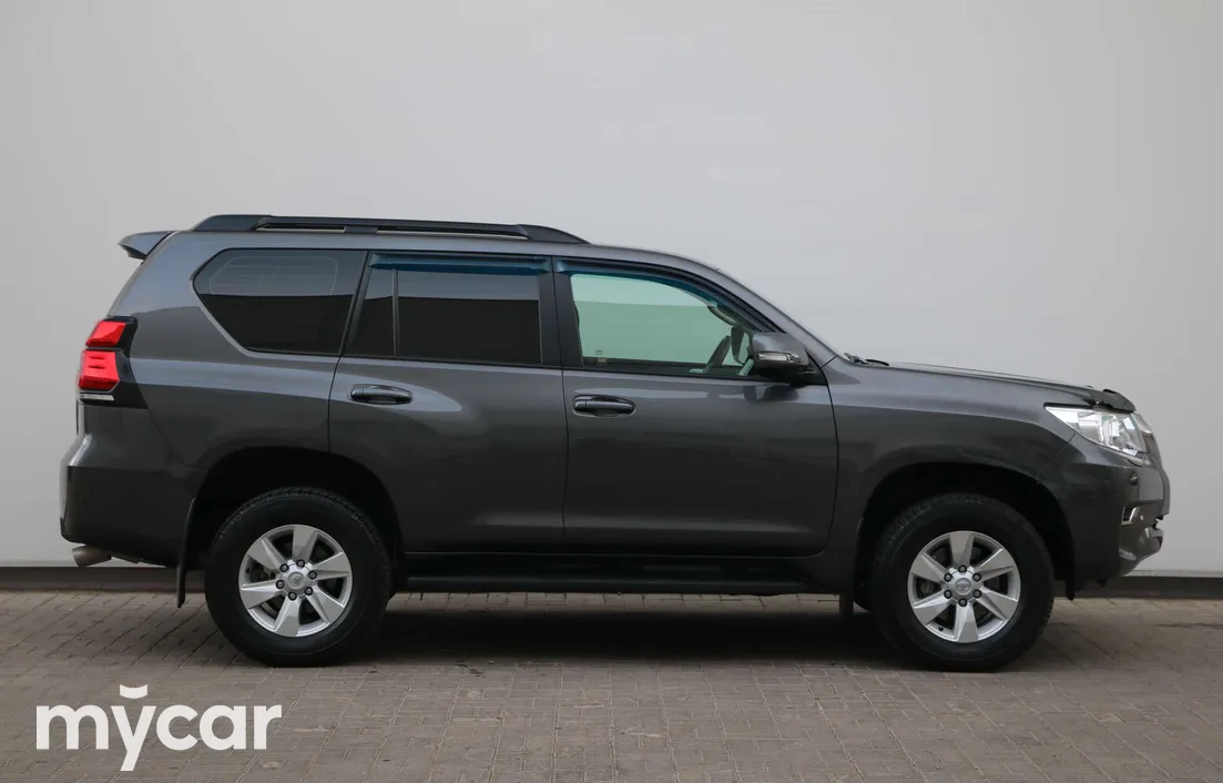Toyota Land Cruiser Prado 2023