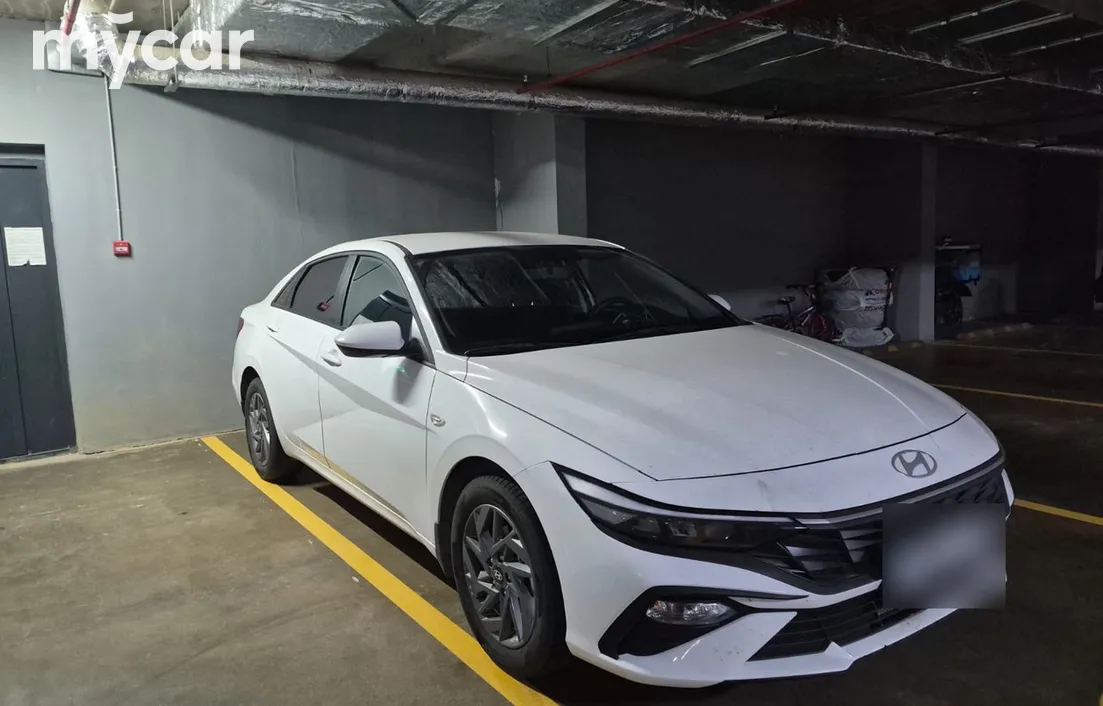 Hyundai Elantra 2025
