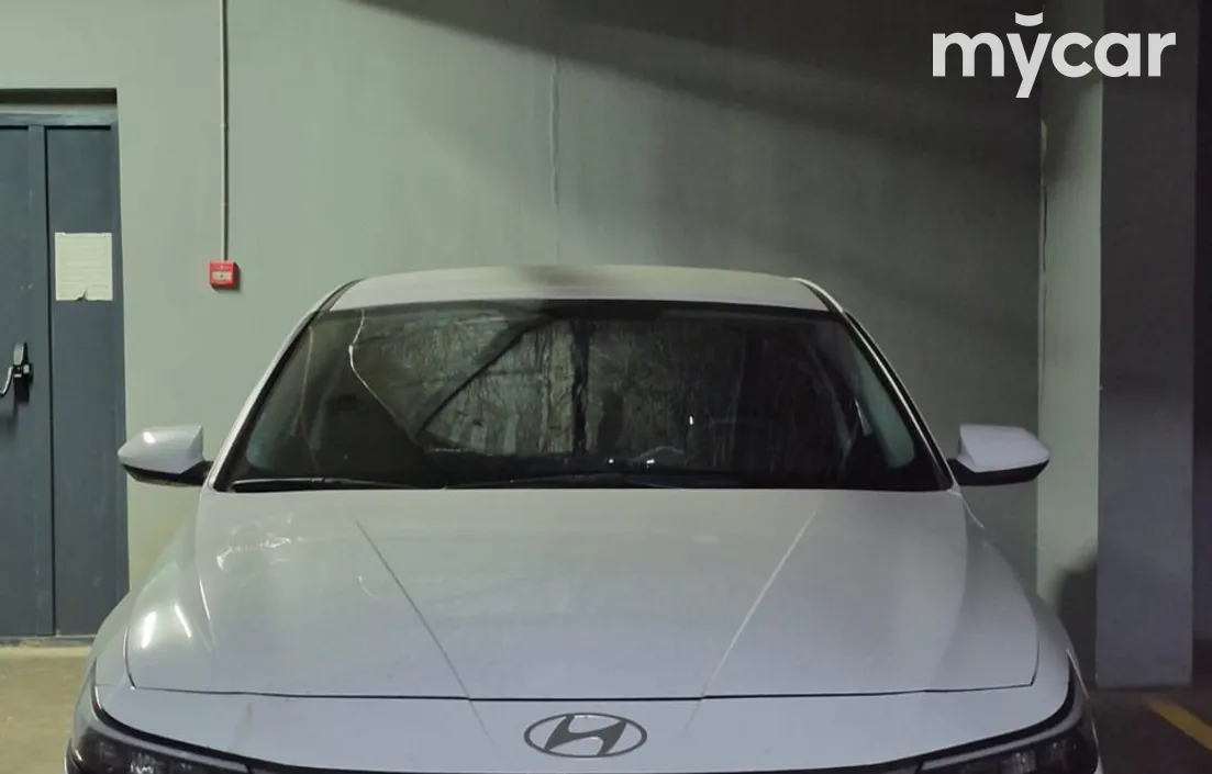 Hyundai Elantra 2025