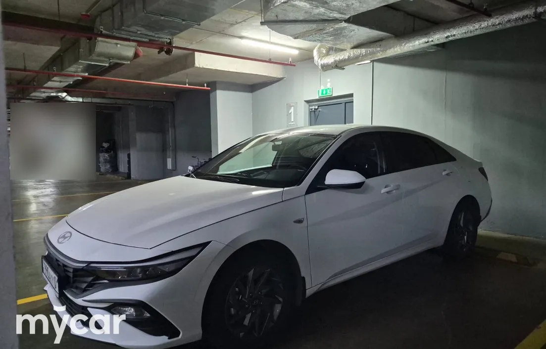Hyundai Elantra 2025