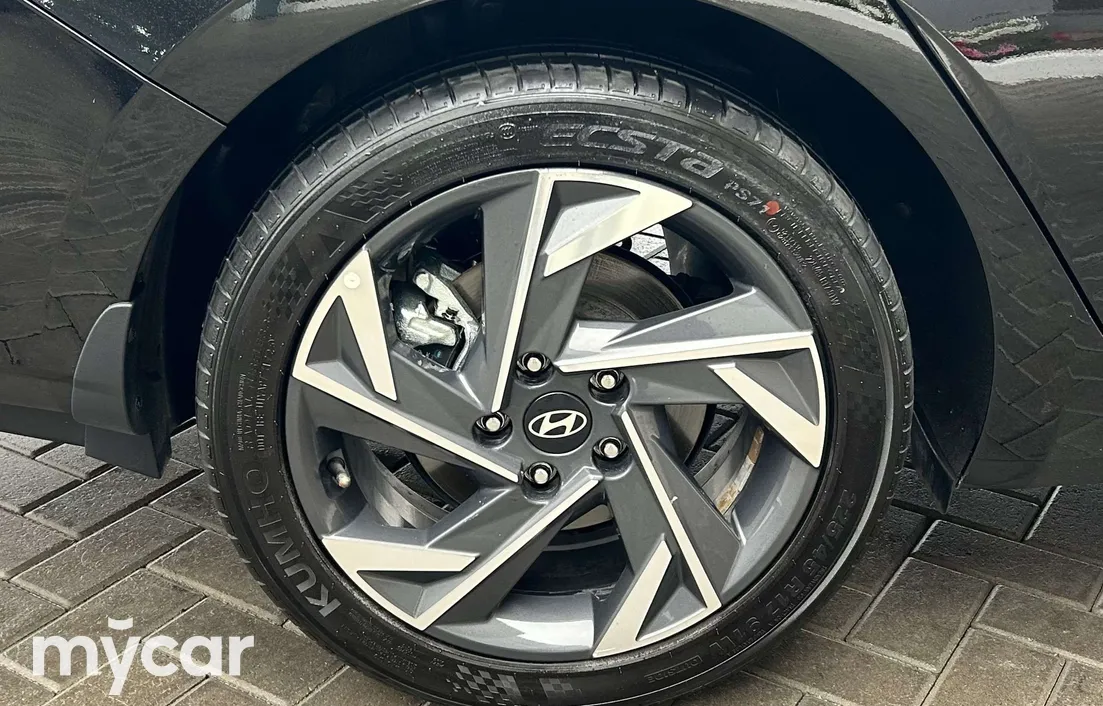 Hyundai Elantra 2025