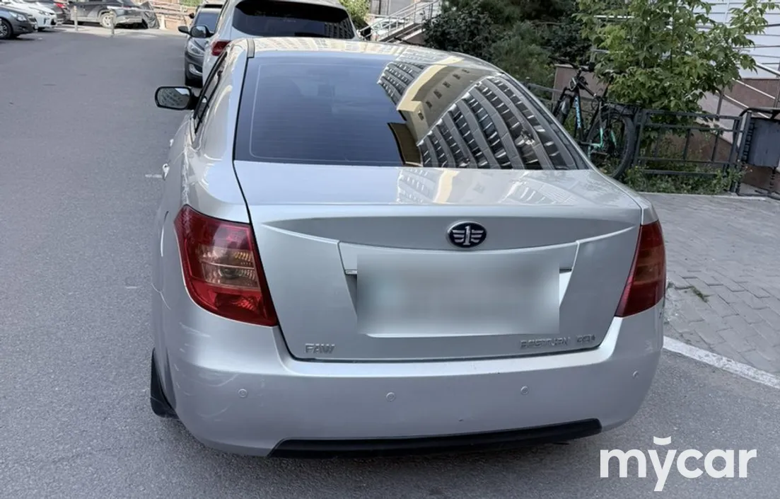 FAW Besturn B50 2012