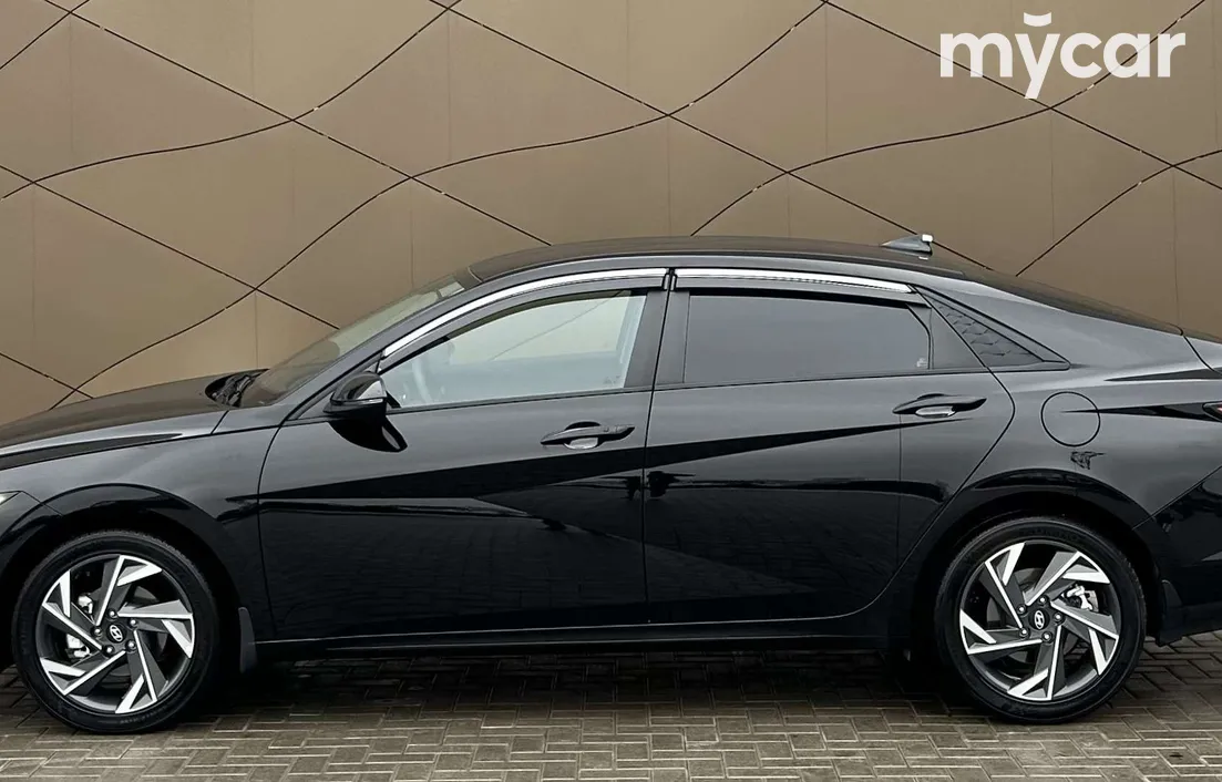 Hyundai Elantra 2025
